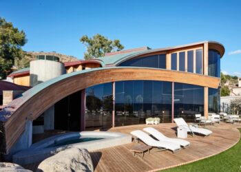A John Lautner Beach House in Malibu Is Revitalized Photos ...